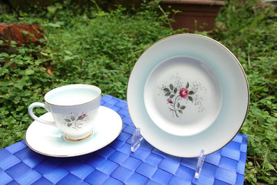 【Sunshine Antiques】Royal Tuscan - 藍暈紅玫瑰 英國骨瓷 下午茶 杯組 茶杯 咖啡杯