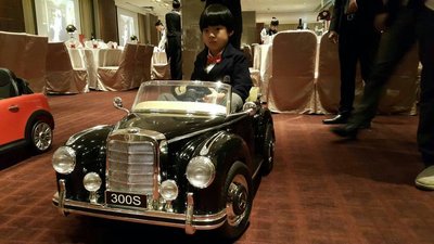 【零售/批發】賓士300S(黑) 兒童電動跑車/49CC汽油/電動車/滑板車/模型/小機車/重機