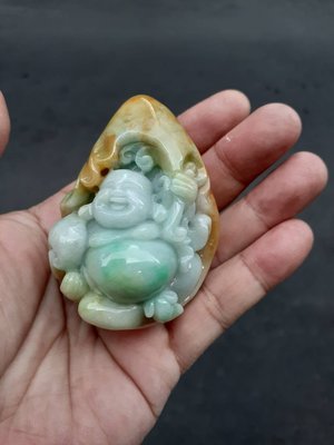 [愛玉冰]A貨緬甸產天然翡翠-----三彩巧色巧雕彌勒佛小品擺件