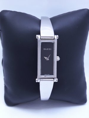 【Jessica潔西卡小舖】古馳GUCCI(1500L)細長方形黑面經典白鋼手環石英女錶