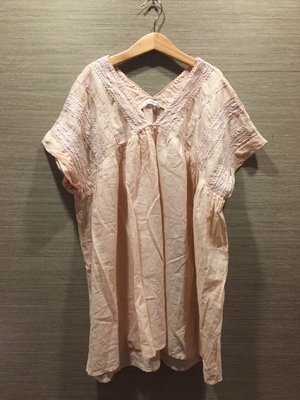 日本購入 V領刺繡棉質上衣 kiito