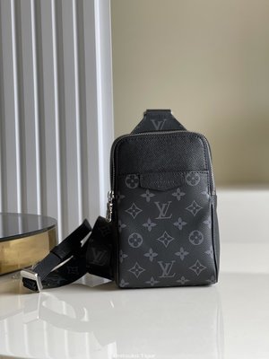 二手Louis Vuitton LV Outdoor Slingbag黑花 K45 單肩包