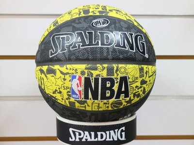 (布丁體育)斯伯丁 籃球 塗鴉素描 SPA 83307 黃/黑 標準室外七號球 可加購 nike MOLTEN 打氣筒