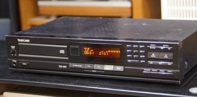 58.使用SONY KSS-151日本製 TASCAM CD-401 高階平衡輸出CD播放機特價15000元