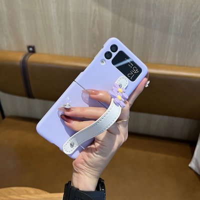 新款 熱銷紫色花朵腕帶適用三星zflip3手機殼支架Galaxy Z Flip折疊屏SM-F7110創意膚感F7070外