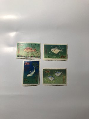 「免運費」：民國54年郵局發行「（特34）台灣魚類郵票54年版，4枚1套」品相佳，隨機出貨，值得收藏，祝福您財源廣進，日日夜夜發大財