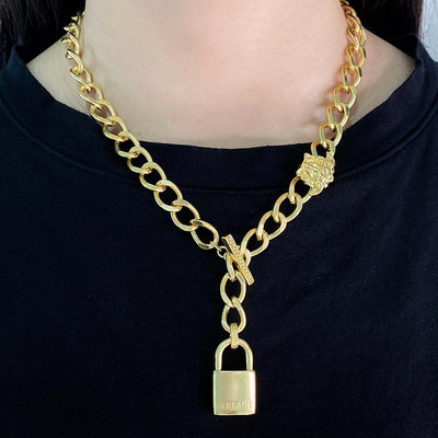 VS  范思哲Versace復古鎖頭間美杜莎人面OT扣粗鏈條項鏈 黃銅材料鍍金 顏色金色約項鏈鏈約（OT扣可 NO2844