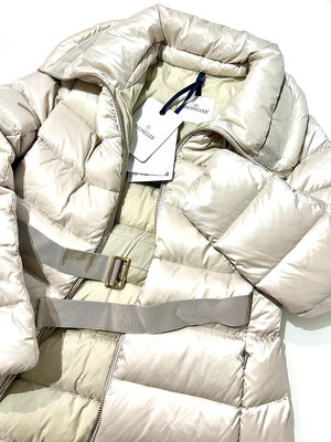 [ RainDaniel ] MONCLER 法國頂級羽絨服品牌  腰帶羽絨大衣外套