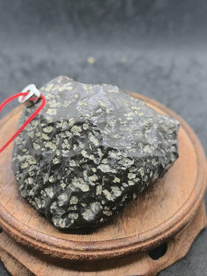 【二手】甘溝隕石 橄欖隕石 石鐵隕石原石 橄欖球粒隕石把件 中強磁857【古玩天下】
