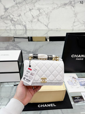 高奢女包　 —Chanel 雙金球 woc 發財包 小香牛皮最近好多明星都在背Chanel 19 這款包是由 NO29650