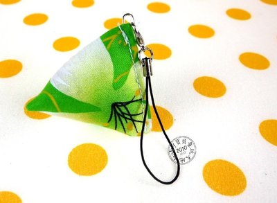 【寶貝童玩天地】【HO013-3】三角立體粽子吊飾 台灣製 客家花布 五色款 - 綠色*HM01*NW99