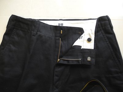UNIQLO 經典款黑色直筒休閒長褲 黑色斜紋牛仔褲 腰圍76cm/30吋 (腰圍平量39cm)版挺9.9超極新