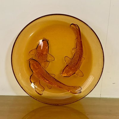 早期收藏 褐色的玻璃餐具：鯉魚盤。
