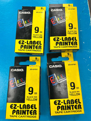 CASIO卡西歐中英文標籤印製機KL-170 原廠標籤帶。一組四個一起銷售。9mm黃底黑字/只有1組