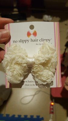 No slippy hair clippy奶油黃蝴蝶髮夾