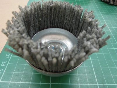 4吋手提式砂輪機(粗直徑)碗型矽鋼尼龍刷 (非鋼刷)(非鐵刷)提升木工加工修飾,減少毛邊及研磨痕跡(粗的喔)  手提式砂