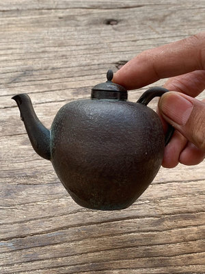 日本老銅壺，水滴，文房雅物之一，給硯臺加水的，特別精美，老包