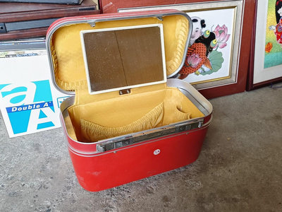 1970年代 日本愛可樂 Echolac KW536 早期古董化妝箱 手提箱 電影攝影道具 紅色硬殼化妝箱 阿嬤的嫁妝 1121212