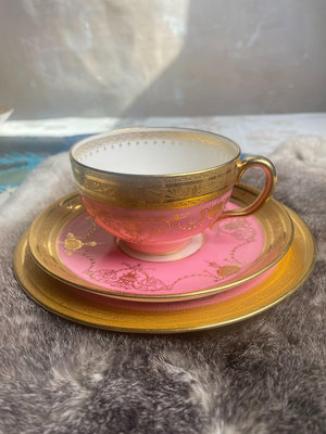 英國 Minton 明頓粉色帶鎏金茶杯碟，顏色粉嫩，鎏金狀況