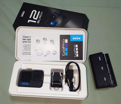 現貨 GoPro 12 HERO 運動攝影機.雙螢幕 5K.主攝影機+3顆電池+充電電池盒.二手