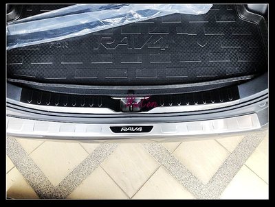 ☆偉宸W C☆豐田 RAV4 2019年後 5代 5.5代 專用 不鏽鋼 後外護板 後護板 後保防刮飾板 行李箱外護板