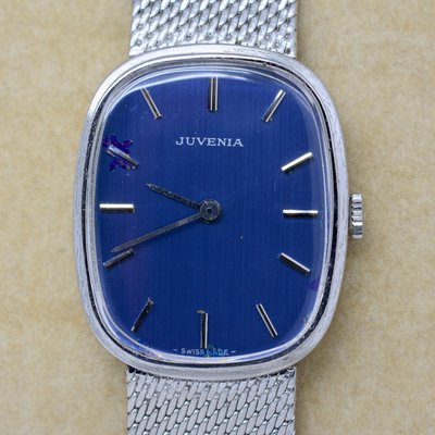 《寶萊精品》JUVENIA 尊皇銀藍大橢圓手動女子錶