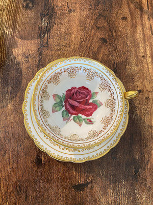 稀有帕拉貢paragon紅色金蕾絲漂浮大玫瑰骨瓷杯盤