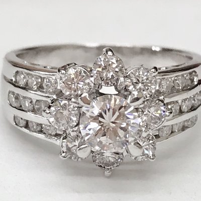 【全聯流當品】天然鑽石戒指 50分 氣質典雅鑽石戒指  花瓣鑲鑽戒台