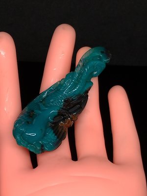 【礦鈺居】~印尼產的藍寶(印尼藍寶)~玻璃地料種~早期石~雕件~77ct~