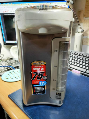 象印 熱水瓶 CV-DSF40  2手 2013年製 可以正常使用  可以三重區捷運菜寮站旁 (三重區重新路三段176號前)自取
