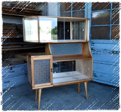 ^_^ 多 桑 台 灣 老 物 私 藏 ----- 圓弧清透的台灣老檜木玻璃櫃