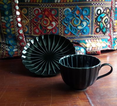 【多塔咖啡】免運 日本原裝進口 美濃燒 小兵製陶所 咖啡杯盤組 墨黑色 陶磁咖啡杯 菊皿