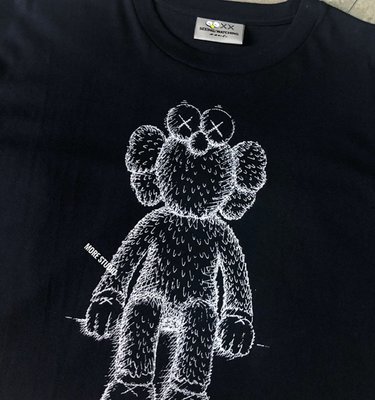 KAWS春夏19SS seeing watching芝麻街限定黑白色短袖T恤