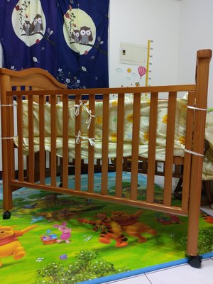 [二手] 黃色小鴨 豪華松木木床組 三段升降式嬰兒床 安全原木實木 床圍床單床包 黃色