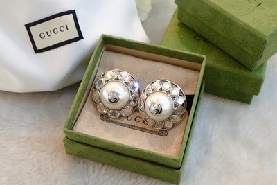 GUCCI 歐式復古風菱格晶鑽珍珠雙G夾式耳環
