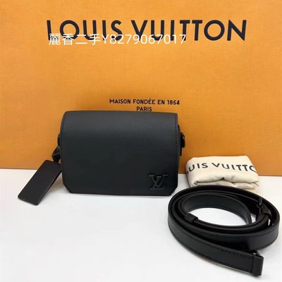 Shop Louis Vuitton AEROGRAM Wallet multiple (M81026, M81822