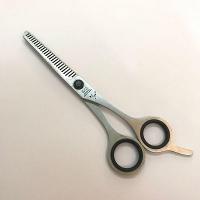 日本製 貝印KAI 關孫六 理髮剪刀 打薄剪刀 牙剪 簡約風格