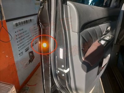 【小鳥的店】三菱 OUTLANDER 2019-2022  車門警示燈 原廠預留孔免鑽孔 前兩門