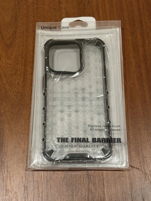 全新未拆封 iPhone 14 Pro 塑膠手機殼，防撞，防摔，黑色外匡，背板蜂巢透明款式