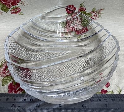 龍廬-自藏二手出清~玻璃製品-日本soga水晶玻璃缽碗-方型帶條紋/只有一個