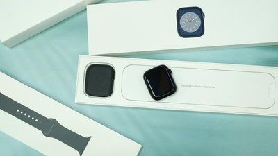 Apple Watch Series 8 GPS  45mm 黑 已貼保護貼 保固到2024/01/28 有盒裝 有配件