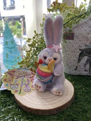 菱楓本舖日本海洋迪士尼夏季推出讓人愛不適手的冰淇淋造型史黛拉兔玩偶別針吊飾