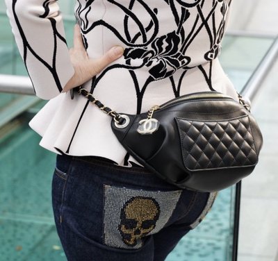 Chanel A57832 Chanel Bi Quilted Waist Bag 小牛皮鍊帶腰包 黑