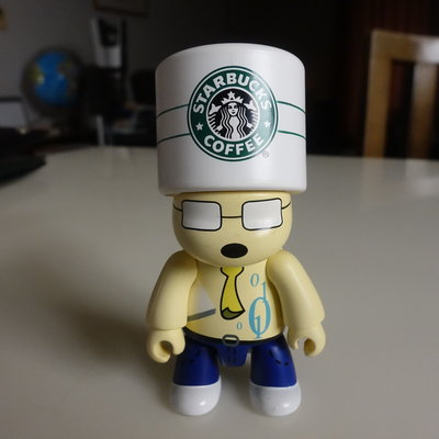 中古良品 星巴克Starbucks星偶像Toy2R Qee公仔Hugo絕版