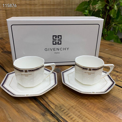 GIVENCHY紀梵希骨瓷描金咖啡杯，紅茶杯套裝(兩杯兩碟)
