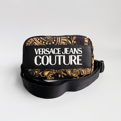 美國百分百【全新真品】Versace Jeans 凡賽斯 VJ 肩背包 logo 小包 側背包 腰包 印花 BO55