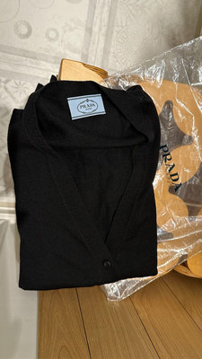 Prada黑色經典款針織衫外套