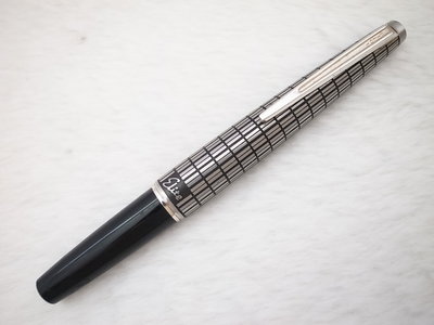 B788 美麗的 1970s 百樂 日本製 elite 鋼蓋蝕刻短鋼筆 18k 細字尖(7成新)(含con40吸墨器)