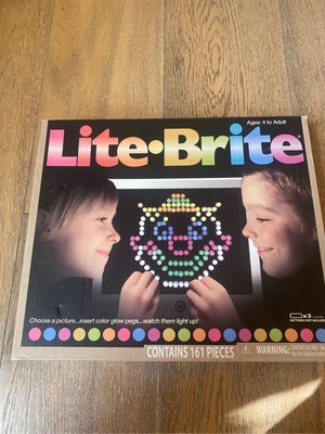 美國帶回 Lite Brite 會發光的益智遊戲版 二手商品看圖片