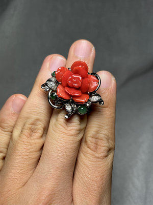早期收藏老料有機寶石紅珊瑚雕刻藝術熾熱玫瑰花鑲嵌曲線柔美典雅設計款戒指